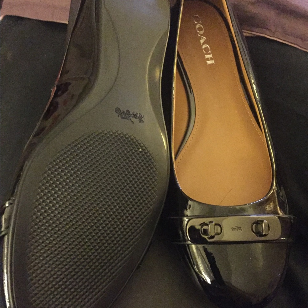 ❤️COACH❤️ NWOT Patent Leather Flats never worn